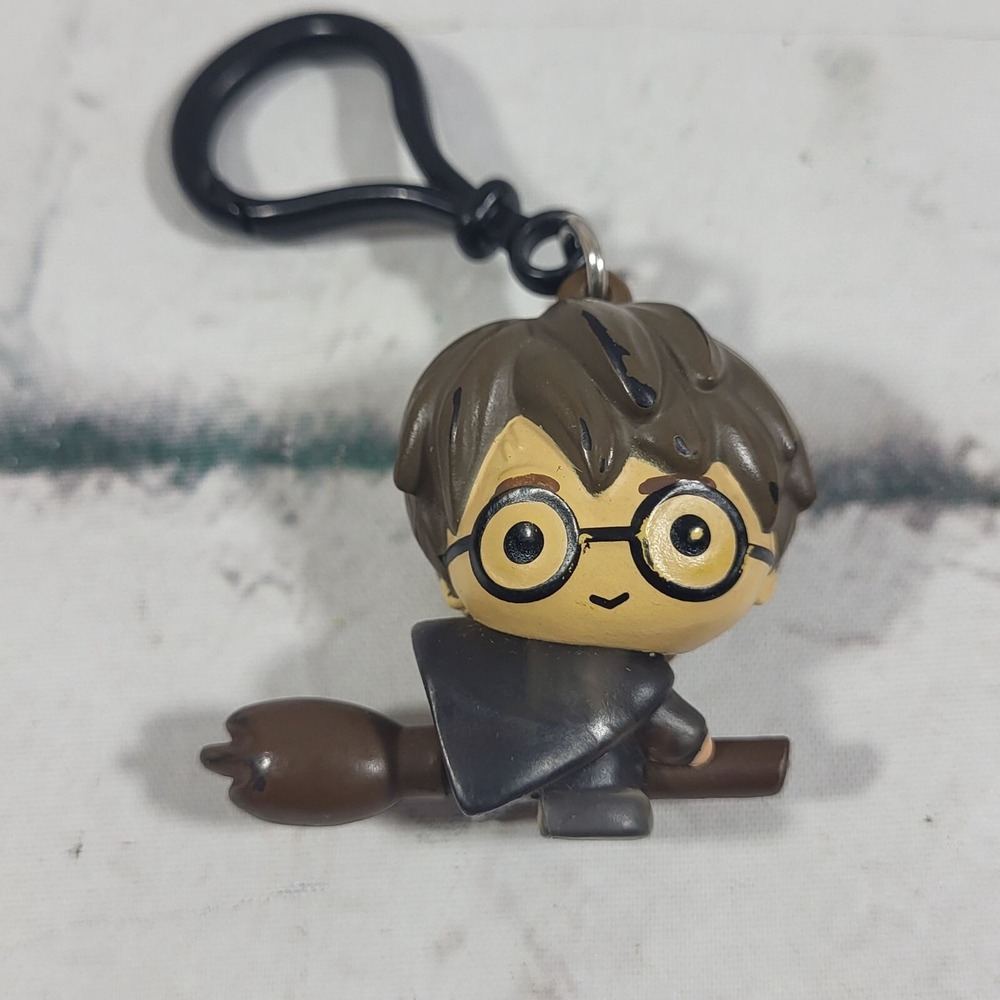 Harry Potter‎ Chibi Keychain With Cloak & Broomstick Backpack Clip